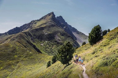 Der spieljocher Wanderweg im Sommer.