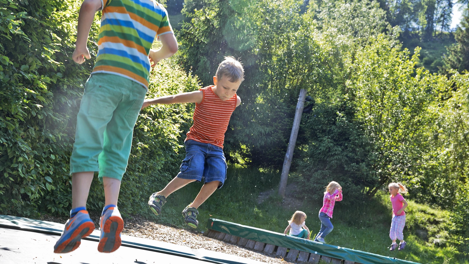 Kinderspielplatz - Natürlich HELL Camping & Aparthotel
