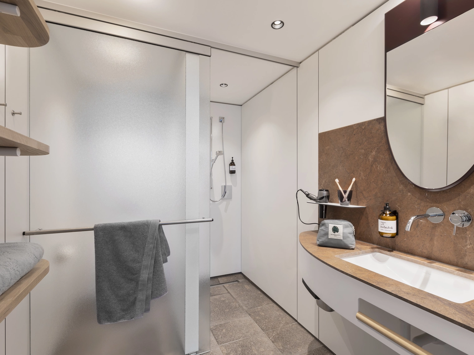 Privates Badezimmer am Campingplatz - Natürlich HELL Camping & Aparthotel 